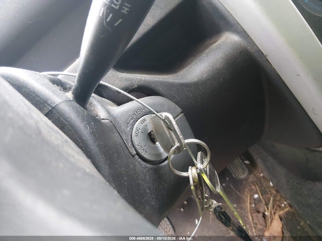 46063928 :رقم المزاد ، JTLKT334254019833 vin ، 2005 Scion Xb مزاد بيع
