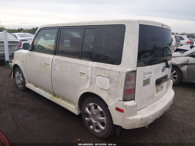 46063928 :رقم المزاد ، JTLKT334254019833 vin ، 2005 Scion Xb مزاد بيع