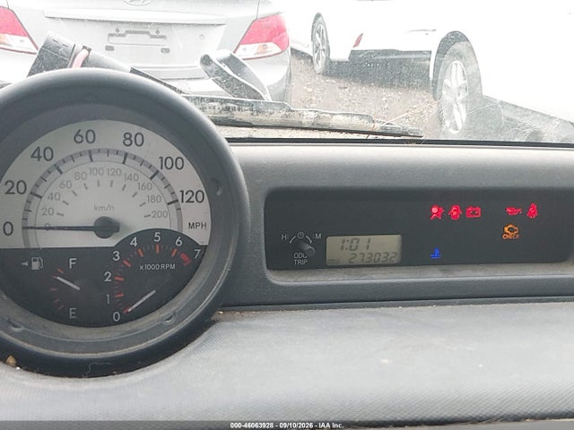 46063928 :رقم المزاد ، JTLKT334254019833 vin ، 2005 Scion Xb مزاد بيع