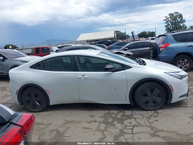 JTDACAAUXR3021226 Toyota Prius Le