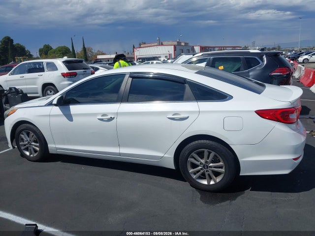 Hyundai SONATA SE 2017 5NPE24AF9HH588926 Image 13