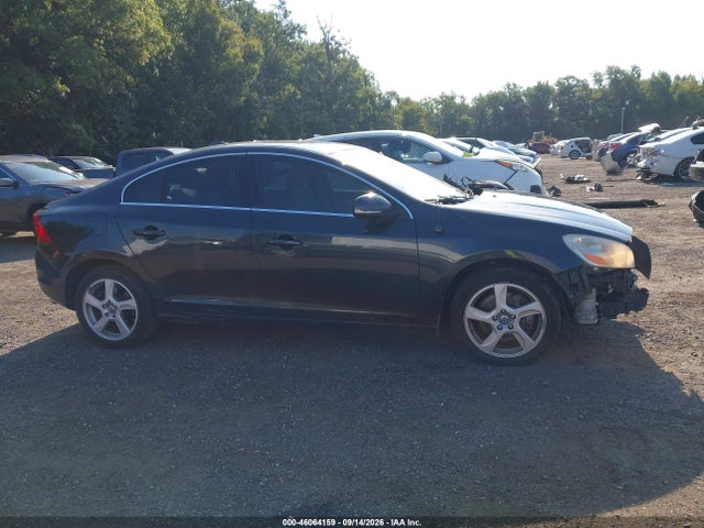 2013 Volvo S60 T5 მანქანა იყიდება აუქციონზე, vin: YV1612FS5D2219990, აუქციონის ნომერი: 46064159