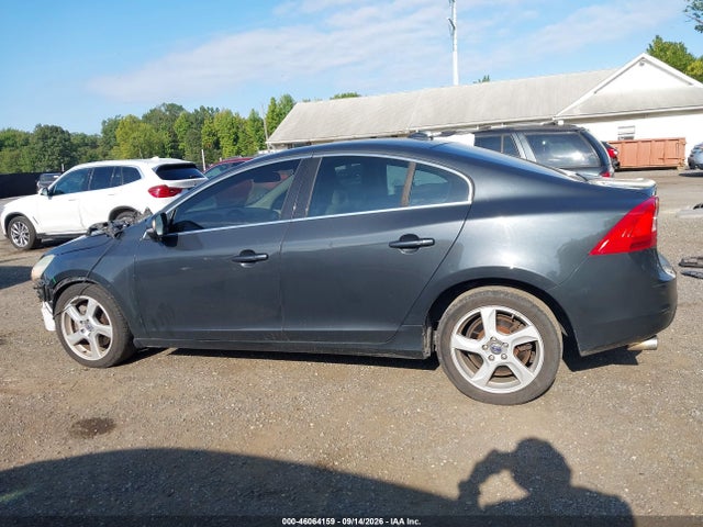 2013 Volvo S60 T5 მანქანა იყიდება აუქციონზე, vin: YV1612FS5D2219990, აუქციონის ნომერი: 46064159
