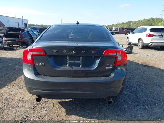 2013 Volvo S60 T5 მანქანა იყიდება აუქციონზე, vin: YV1612FS5D2219990, აუქციონის ნომერი: 46064159