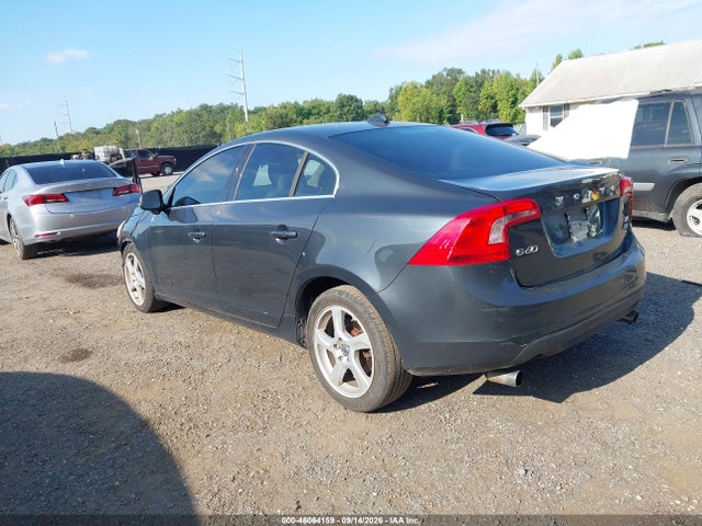 2013 Volvo S60 T5 მანქანა იყიდება აუქციონზე, vin: YV1612FS5D2219990, აუქციონის ნომერი: 46064159