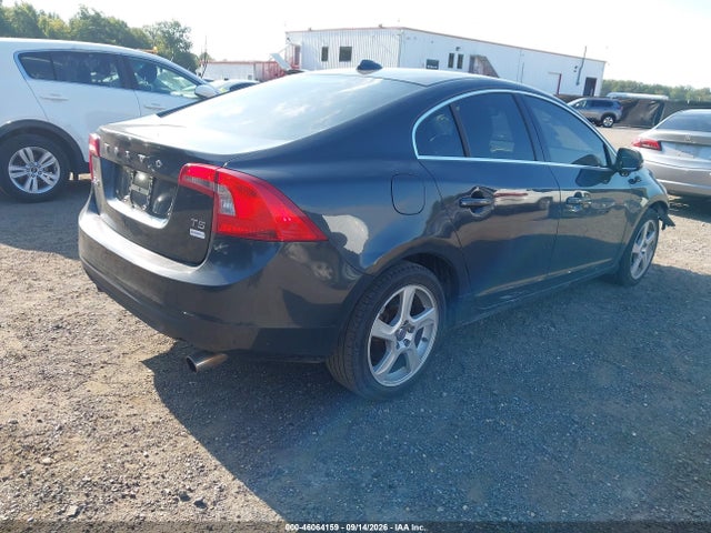 2013 Volvo S60 T5 მანქანა იყიდება აუქციონზე, vin: YV1612FS5D2219990, აუქციონის ნომერი: 46064159
