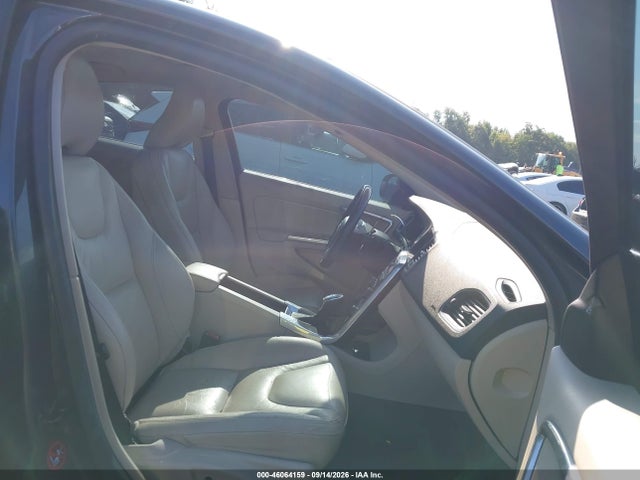 2013 Volvo S60 T5 მანქანა იყიდება აუქციონზე, vin: YV1612FS5D2219990, აუქციონის ნომერი: 46064159