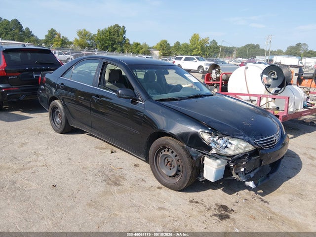 46064179 :رقم المزاد ، 4T1BE32KX5U413498 vin ، 2005 Toyota Camry Le مزاد بيع