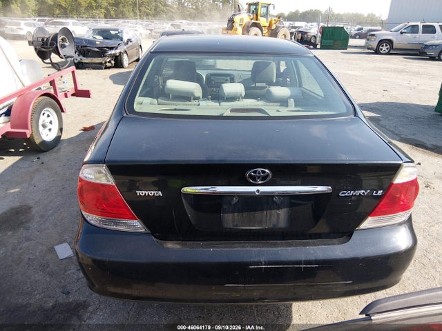 46064179 :رقم المزاد ، 4T1BE32KX5U413498 vin ، 2005 Toyota Camry Le مزاد بيع