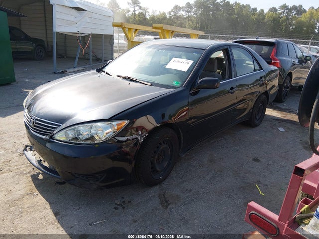 46064179 :رقم المزاد ، 4T1BE32KX5U413498 vin ، 2005 Toyota Camry Le مزاد بيع