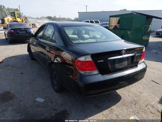 46064179 :رقم المزاد ، 4T1BE32KX5U413498 vin ، 2005 Toyota Camry Le مزاد بيع