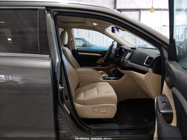 5TDKZRFH4KS301628 Toyota Highlander Xle