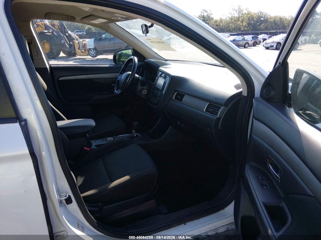 Продаж на аукціоні авто 2016 Mitsubishi Outlander Es, vin: JA4AZ3A31GZ036526, номер лоту: 46064259