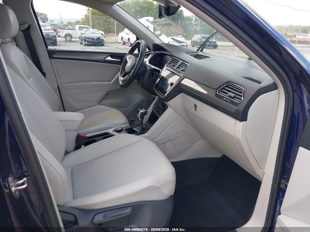 2022 Volkswagen Tiguan 2.0t Se მანქანა იყიდება აუქციონზე, vin: 3VV2B7AX8NM165002, აუქციონის ნომერი: 46064276
