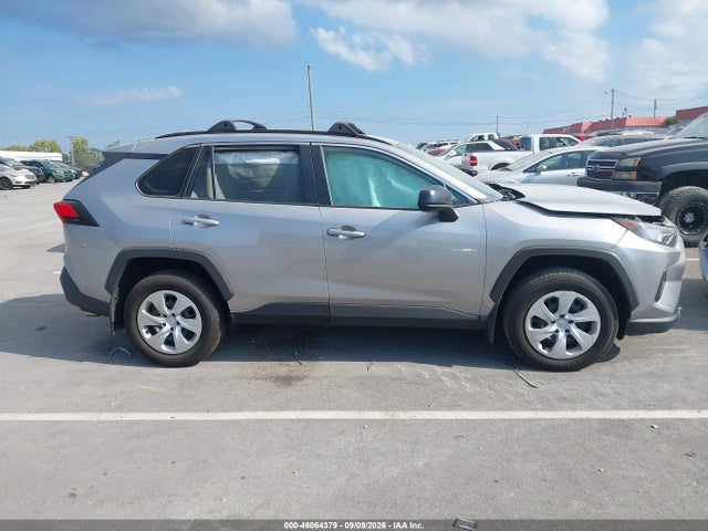 2020 Toyota Rav4 Le მანქანა იყიდება აუქციონზე, vin: 2T3H1RFV3LC085036, აუქციონის ნომერი: 46064379