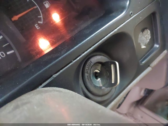 1998 Toyota Tacoma მანქანა იყიდება აუქციონზე, vin: 4TANL42N1WZ107927, აუქციონის ნომერი: 46064462