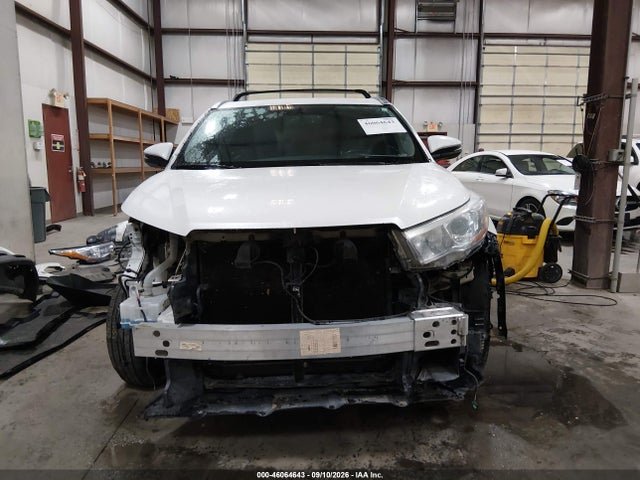 Toyota Highlander Xle V6 2015 5TDJKRFH1FS101957 Image 13