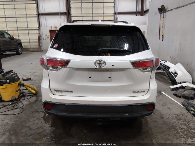 Toyota Highlander Xle V6 2015 5TDJKRFH1FS101957 Image 17