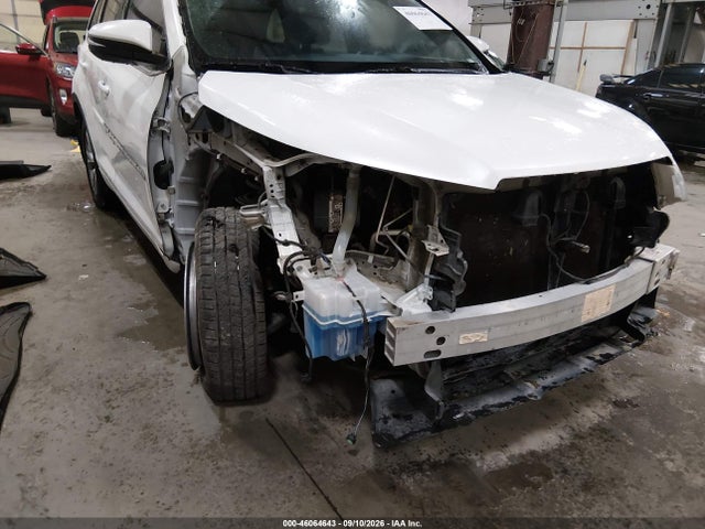 Toyota Highlander Xle V6 2015 5TDJKRFH1FS101957 Image 18