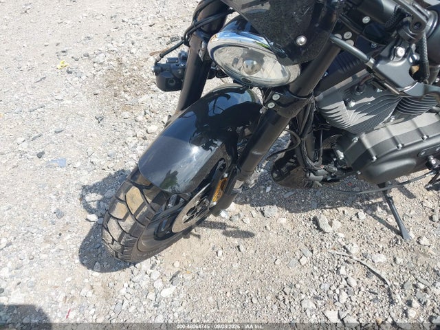 46064745 :رقم المزاد ، 1HD1LM314HC415015 vin ، 2017 Harley-davidson Xl1200 Cx مزاد بيع