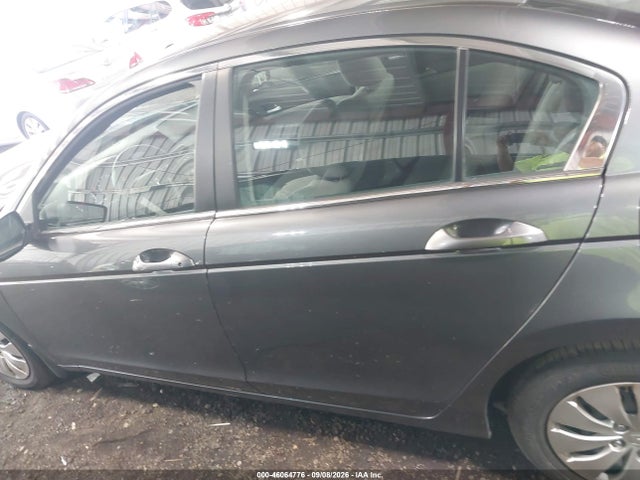 46064776 :رقم المزاد ، 1HGCP2F32BA052847 vin ، 2011 Honda Accord 2.4 Lx مزاد بيع