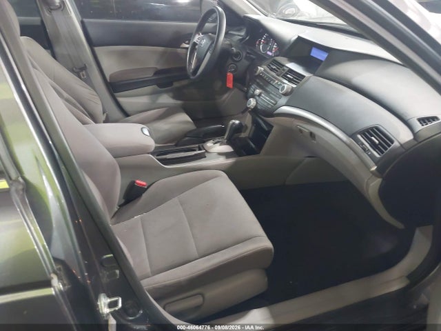 46064776 :رقم المزاد ، 1HGCP2F32BA052847 vin ، 2011 Honda Accord 2.4 Lx مزاد بيع