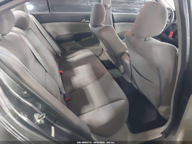 46064776 :رقم المزاد ، 1HGCP2F32BA052847 vin ، 2011 Honda Accord 2.4 Lx مزاد بيع