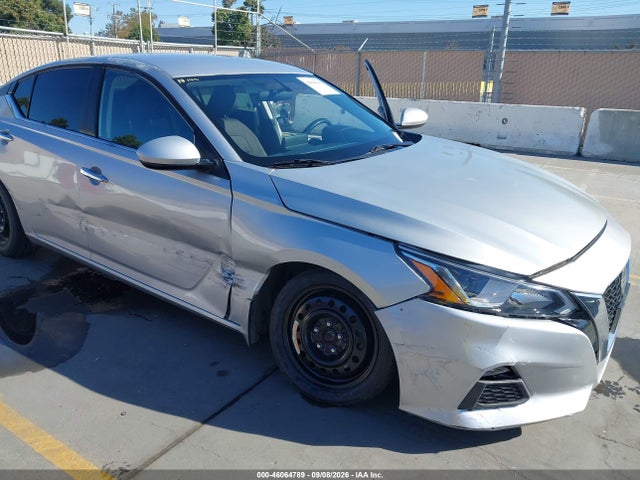 46064789 :رقم المزاد ، 1N4BL4BV7LC177069 vin ، 2020 Nissan Altima S Fwd مزاد بيع