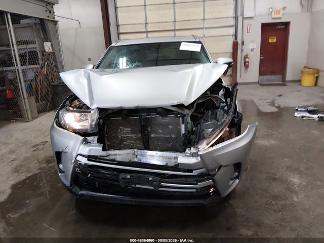 Продажа на аукционе авто 2018 Toyota Highlander Xle, vin: 5TDJZRFH9JS541350, номер лота: 46064860