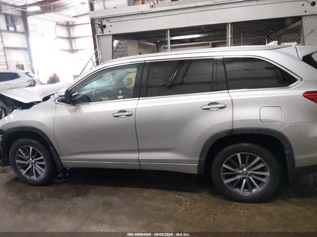 Продажа на аукционе авто 2018 Toyota Highlander Xle, vin: 5TDJZRFH9JS541350, номер лота: 46064860