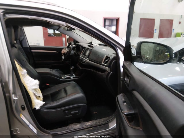 Продажа на аукционе авто 2018 Toyota Highlander Xle, vin: 5TDJZRFH9JS541350, номер лота: 46064860