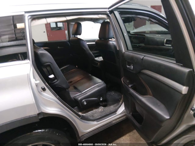 Продажа на аукционе авто 2018 Toyota Highlander Xle, vin: 5TDJZRFH9JS541350, номер лота: 46064860