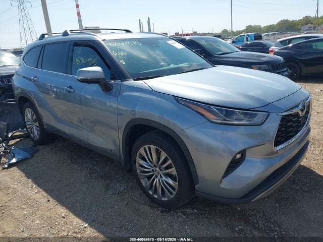 2023 Toyota Highlander Platinum მანქანა იყიდება აუქციონზე, vin: 5TDKDRBH2PS004790, აუქციონის ნომერი: 46064875