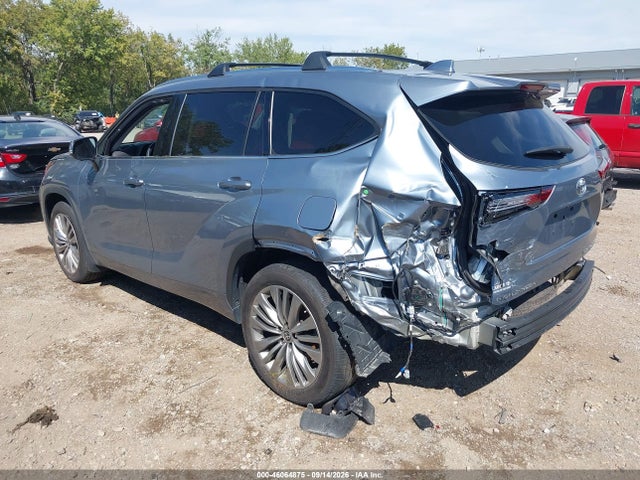 2023 Toyota Highlander Platinum მანქანა იყიდება აუქციონზე, vin: 5TDKDRBH2PS004790, აუქციონის ნომერი: 46064875
