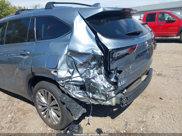 2023 Toyota Highlander Platinum მანქანა იყიდება აუქციონზე, vin: 5TDKDRBH2PS004790, აუქციონის ნომერი: 46064875