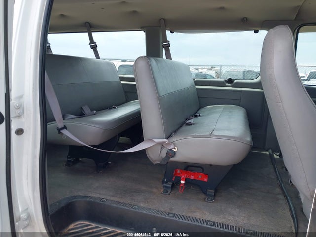 46064943 :رقم المزاد ، 1FBSS31LXXHA28630 vin ، 1999 Ford E-350 Super Duty Xl/xlt مزاد بيع