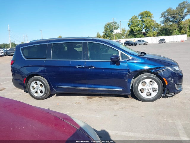 Aukcja sprzedaży 2017 Chrysler Pacifica Touring-l Plus, vin: 2C4RC1EG8HR782236, numer aukcji: 46064951