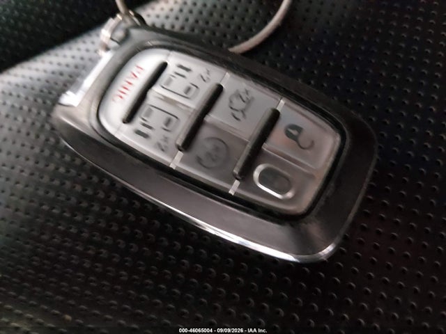 Продажа на аукционе авто 2018 Chrysler Pacifica Limited, vin: 2C4RC1GGXJR108432, номер лота: 46065004