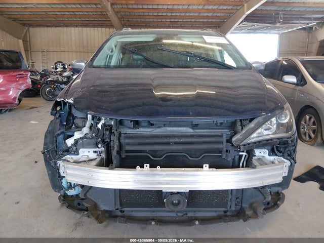 Продажа на аукционе авто 2018 Chrysler Pacifica Limited, vin: 2C4RC1GGXJR108432, номер лота: 46065004