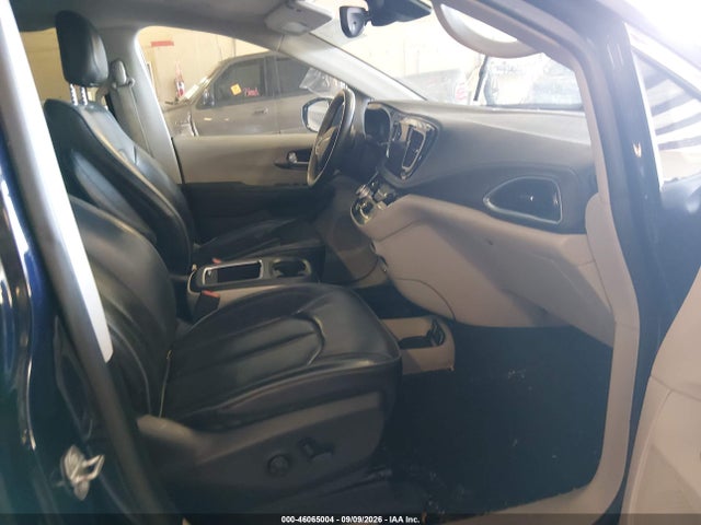 Продажа на аукционе авто 2018 Chrysler Pacifica Limited, vin: 2C4RC1GGXJR108432, номер лота: 46065004