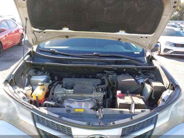 Toyota RAV4 LE 2015 2T3BFREV6FW301425 Image 10