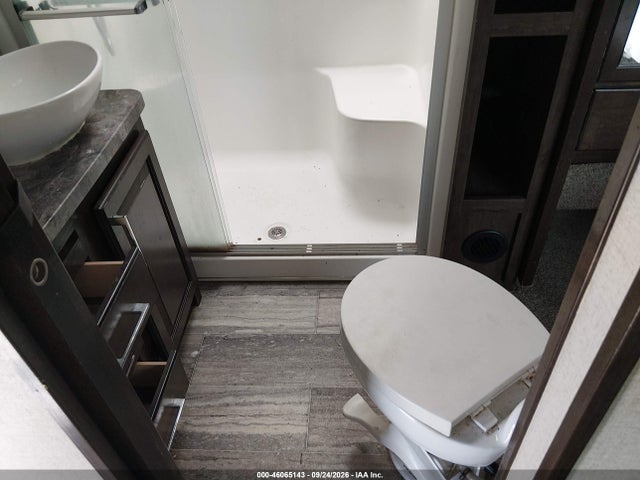 Продажа на аукционе авто 2020 Keystone Rv Voltage 3615 Toy Hauler 5th Whl Travel Trailer, vin: 4YDF36126LZ990783, номер лота: 46065143