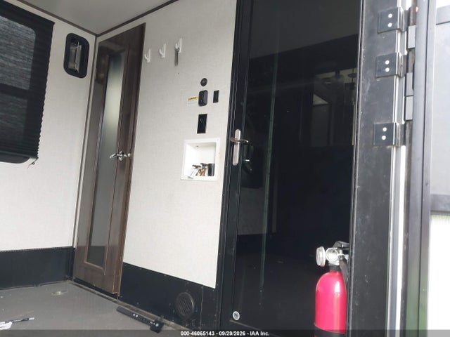Продажа на аукционе авто 2020 Keystone Rv Voltage 3615 Toy Hauler 5th Whl Travel Trailer, vin: 4YDF36126LZ990783, номер лота: 46065143