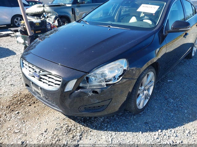 2011 Volvo S60 T6 მანქანა იყიდება აუქციონზე, vin: YV1902FH1B2012871, აუქციონის ნომერი: 46065171