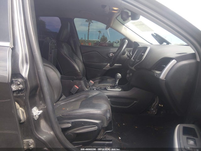 46065206 :رقم المزاد ، 1C4PJLLB7JD561817 vin ، 2018 Jeep Cherokee Latitude Plus Fwd مزاد بيع