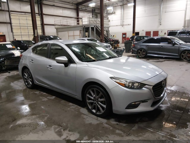 Продаж на аукціоні авто 2018 Mazda Mazda3 Touring, vin: 3MZBN1V30JM199503, номер лоту: 46065243