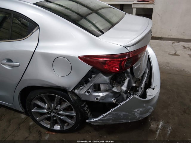 Продаж на аукціоні авто 2018 Mazda Mazda3 Touring, vin: 3MZBN1V30JM199503, номер лоту: 46065243