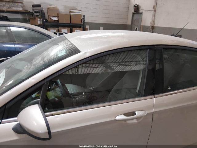 Продажа на аукционе авто 2018 Ford Fusion Hybrid S, vin: 3FA6P0UU0JR279072, номер лота: 46065250