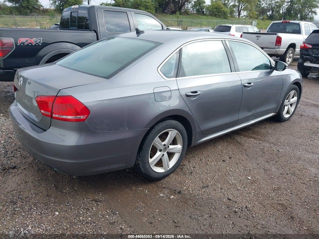 2012 Volkswagen Passat 2.5l Se მანქანა იყიდება აუქციონზე, vin: 1VWBH7A30CC106368, აუქციონის ნომერი: 46065383