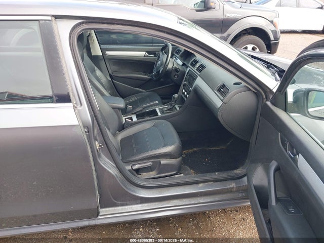 2012 Volkswagen Passat 2.5l Se მანქანა იყიდება აუქციონზე, vin: 1VWBH7A30CC106368, აუქციონის ნომერი: 46065383